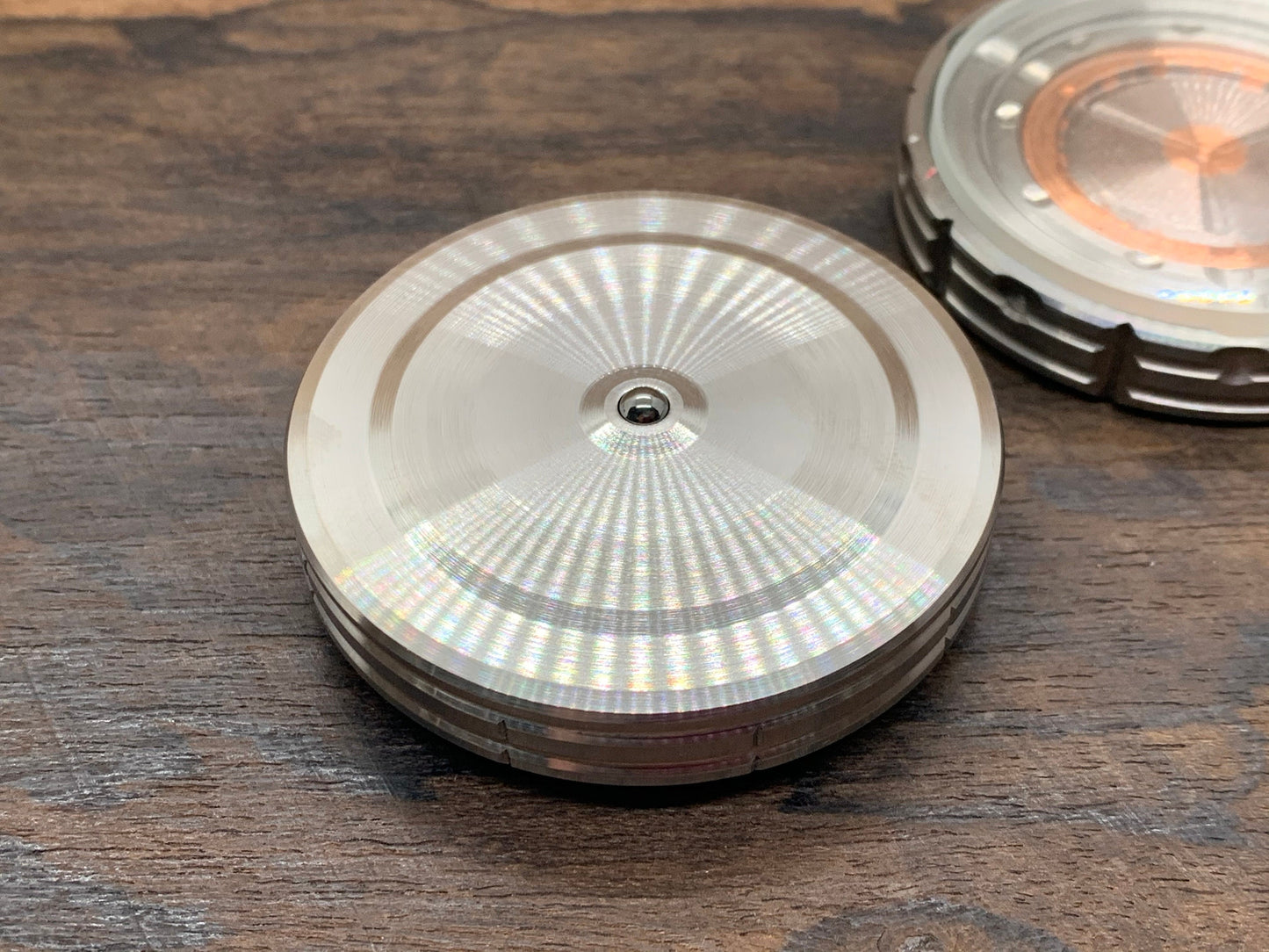 Titanium STROBE effects GIGA Spinning Top