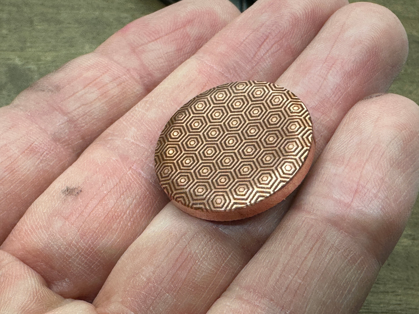 3 Sizes HONEYCOMB engraved Copper Worry Coin