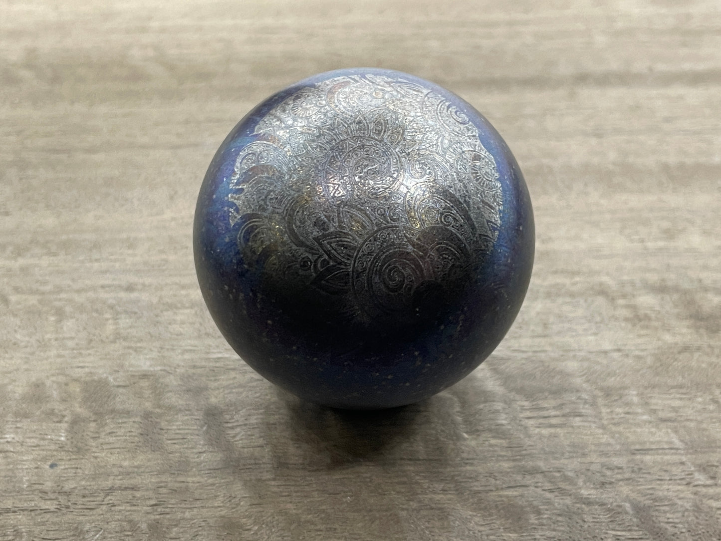 2.15" STARBURST Giga Titanium SPHERE +Glow in the dark stand