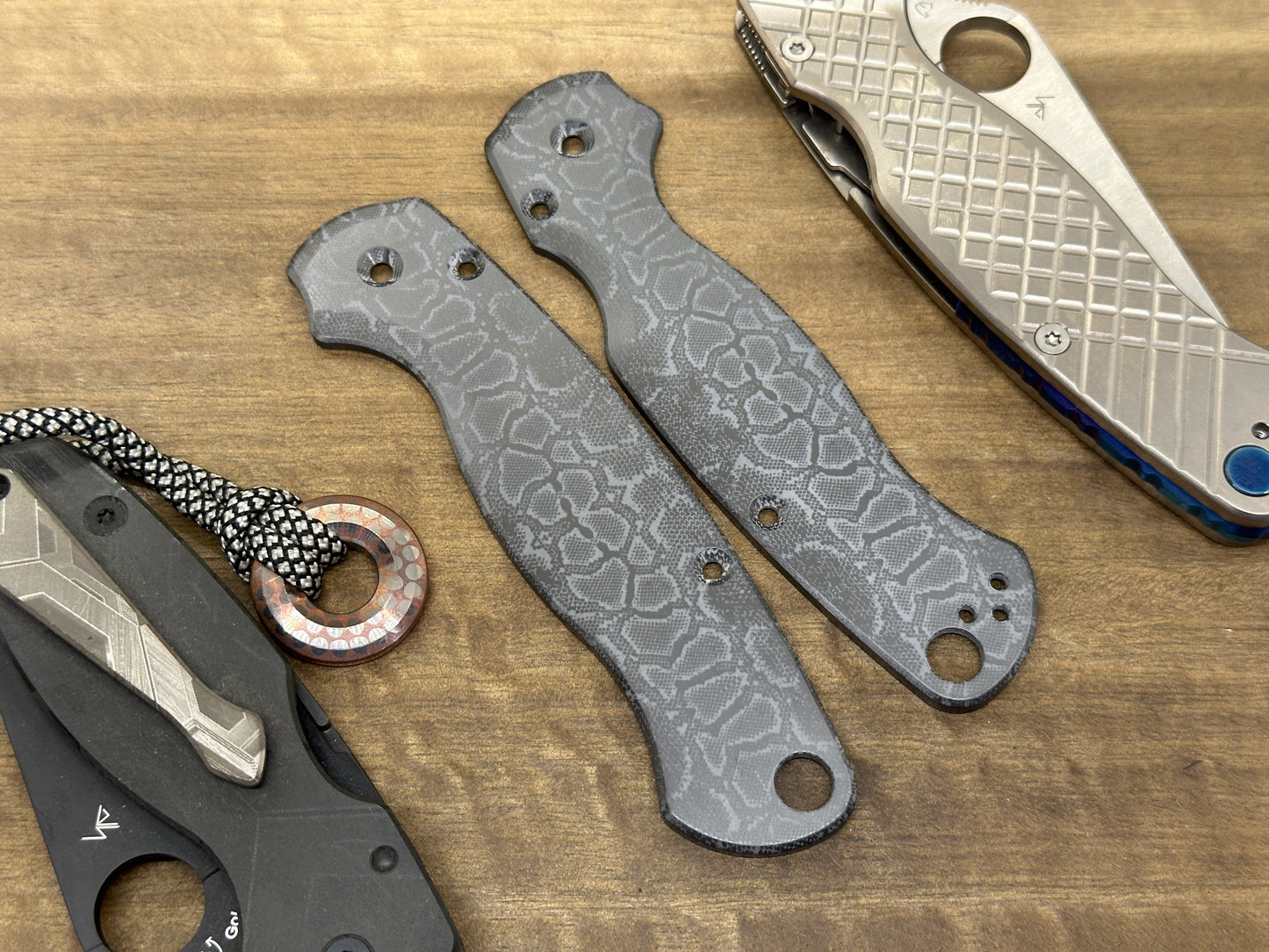 REPTILIAN Engraved black Zirconium scales for Spyderco Paramilitary 2 PM2