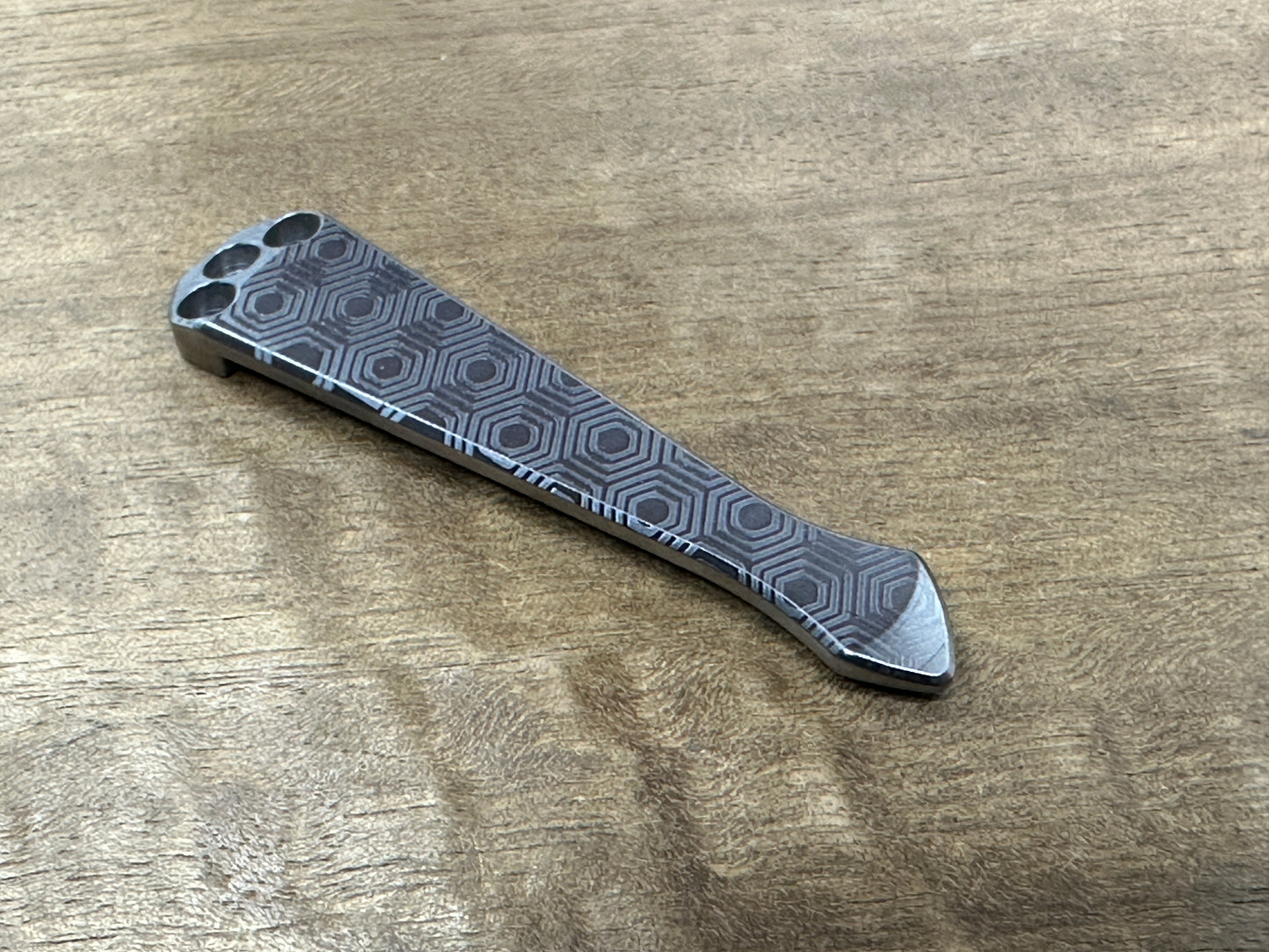 Black HONEYCOMB engraved SPIDY Titanium CLIP for most Benchmade models