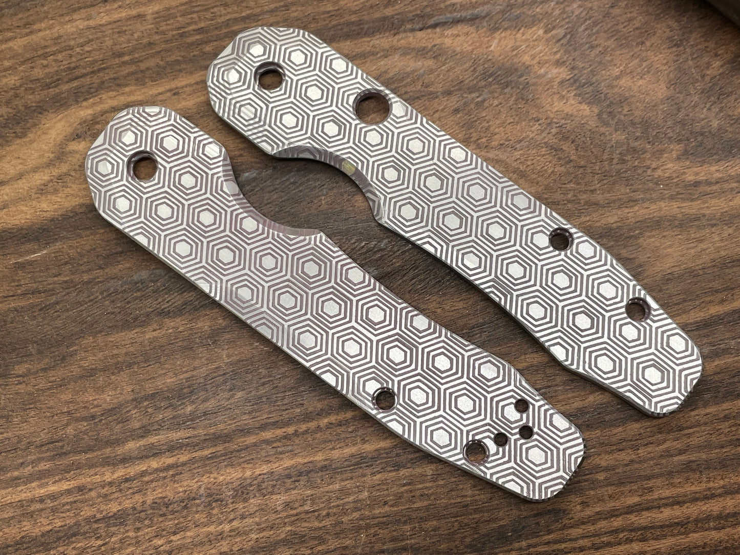 HONEYCOMB Titanium Scales for Spyderco SMOCK