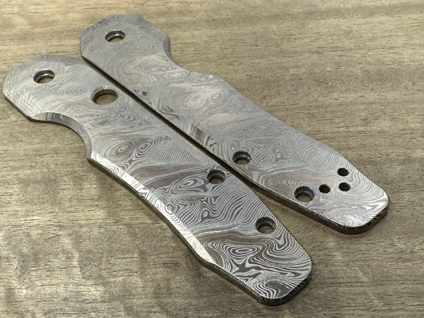 Black Dama TWIST pattern engraved Titanium Scales for Spyderco SMOCK