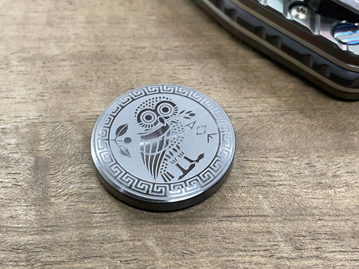 4 sizes The OWL engraved Black Zirconium Worry Coin