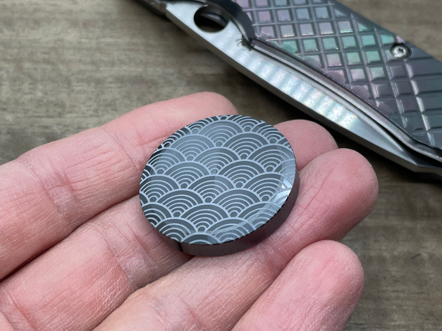 4 sizes SEIGAIHA engraved Black Zirconium Worry Coin