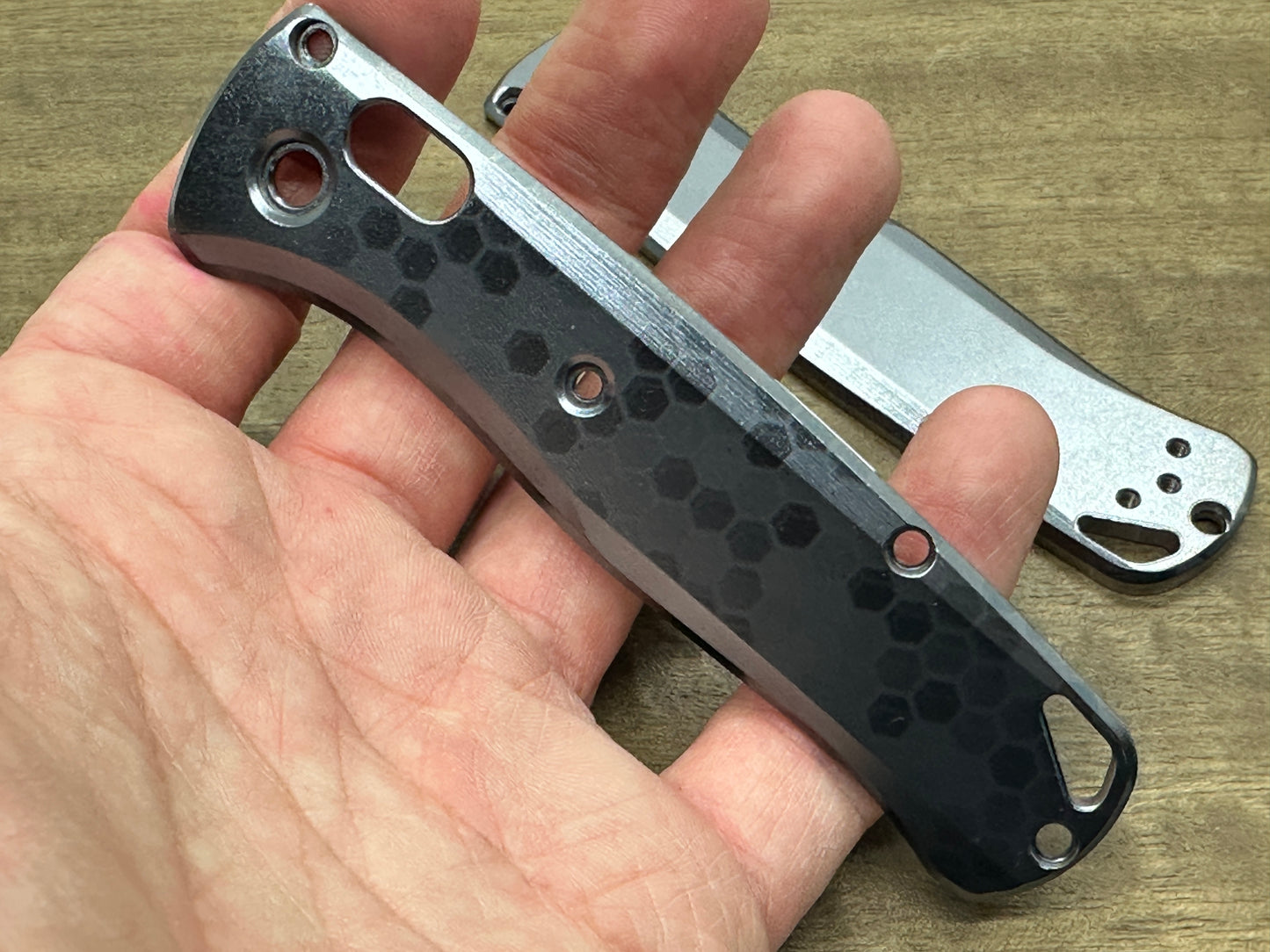 Black HONEYCOMB engraved Titanium Scales for Benchmade Bugout 535