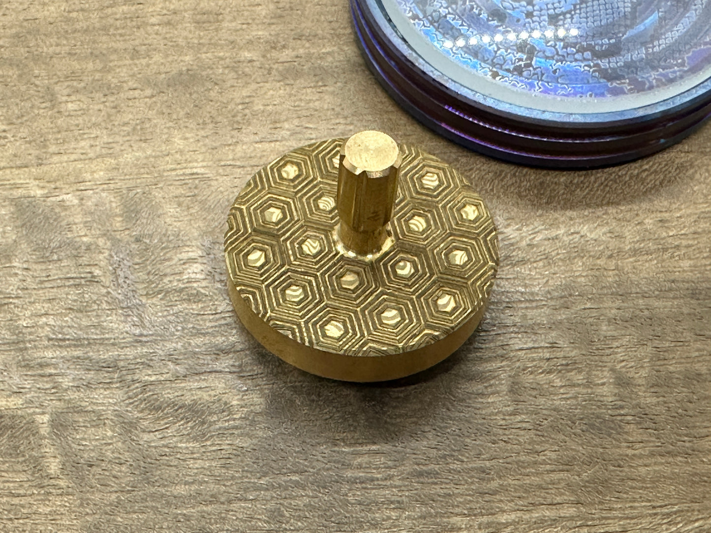 HONEYCOMB engraved Brass PERFORMER Spinning Top