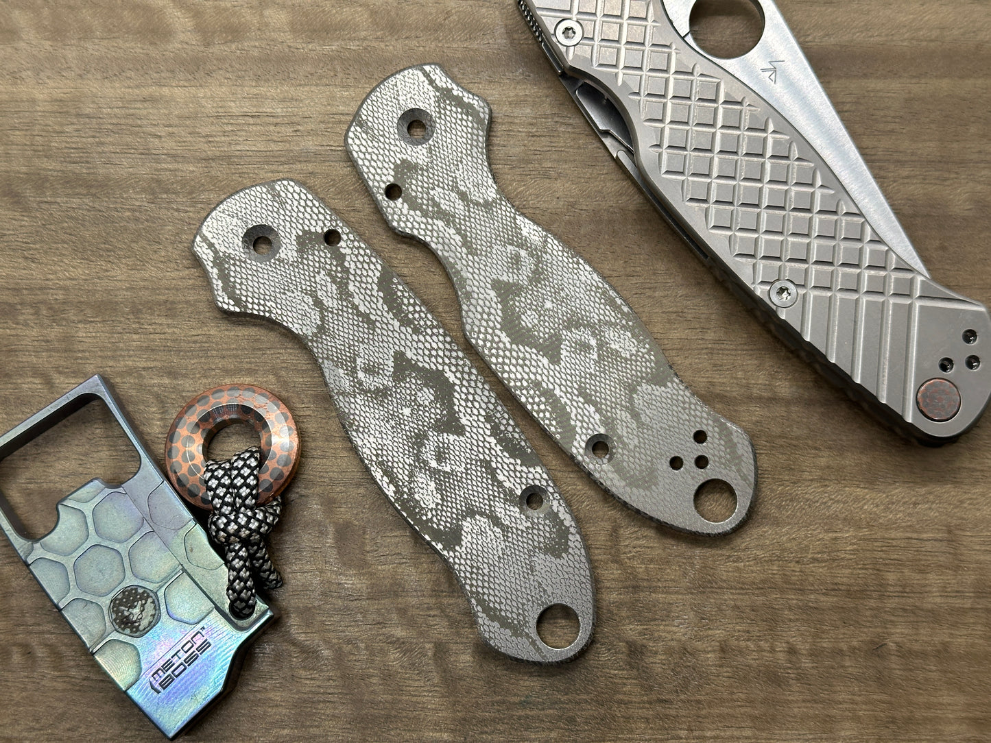 REPTILIAN v2 engraved Titanium Scales for Spyderco Para 3