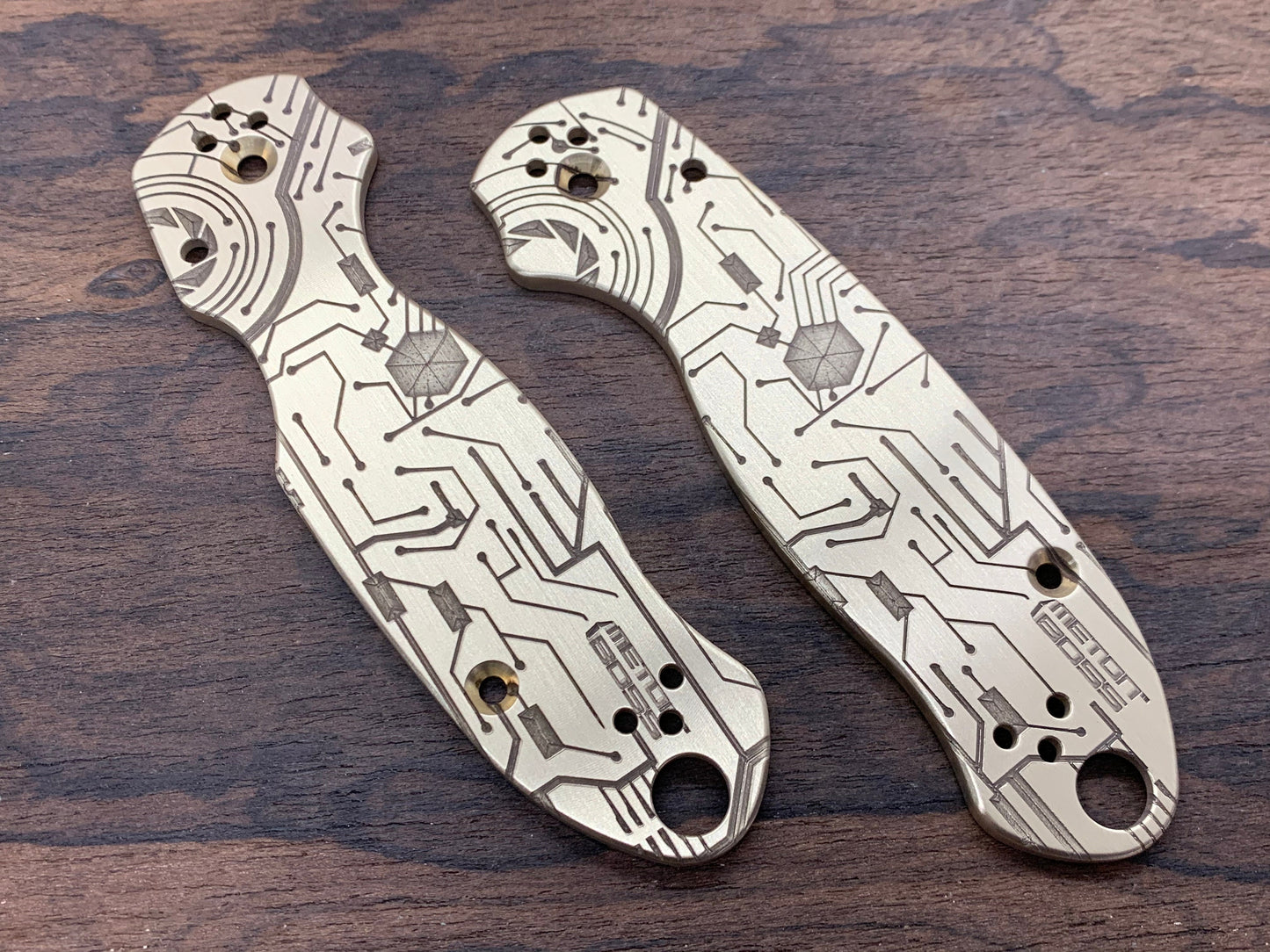 CIRCUIT BOARD engraved Brass Scales for Spyderco Para 3