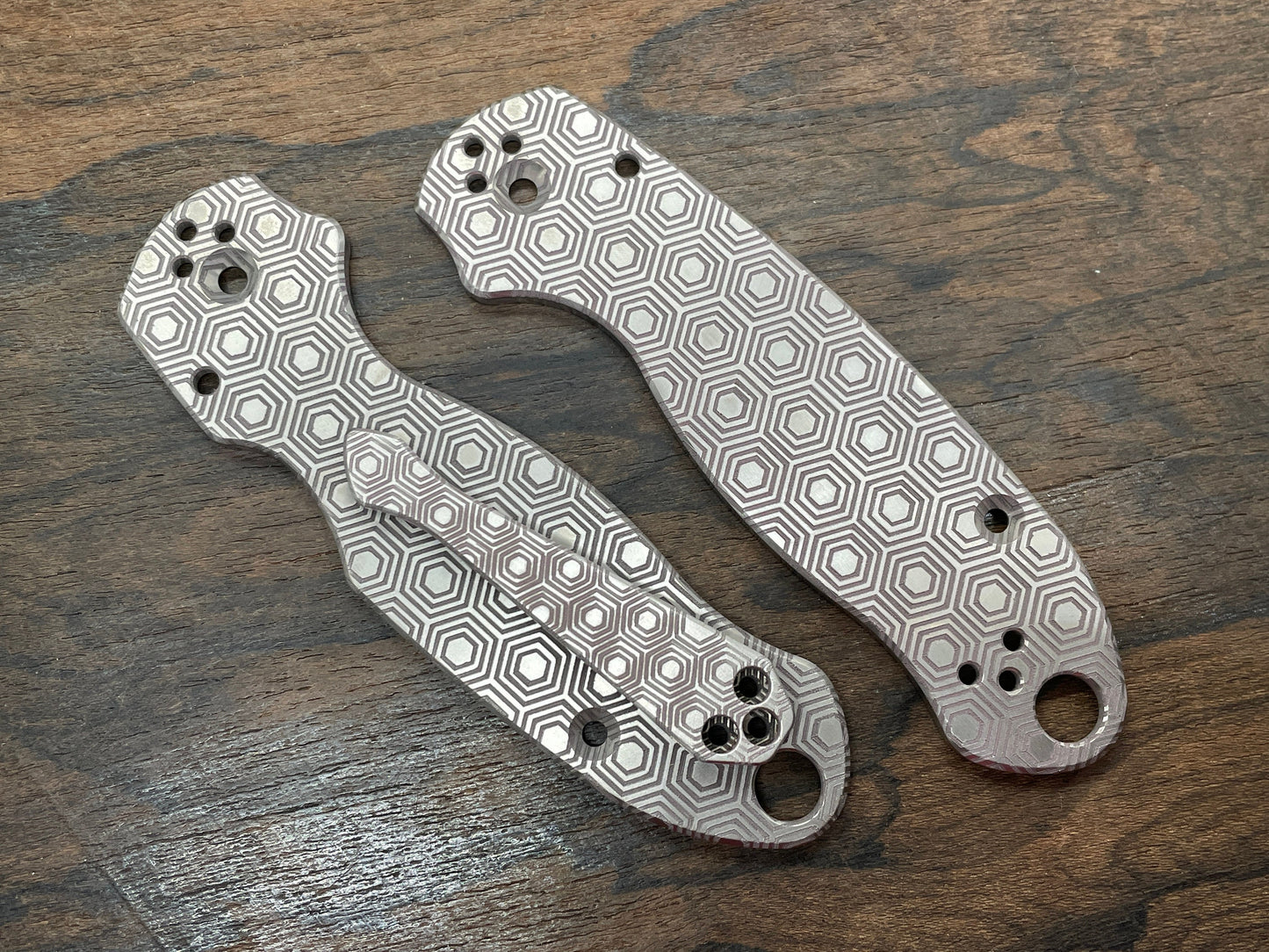 Flamed HONEYCOMB engraved SPIDY Titanium CLIP for most Spyderco models