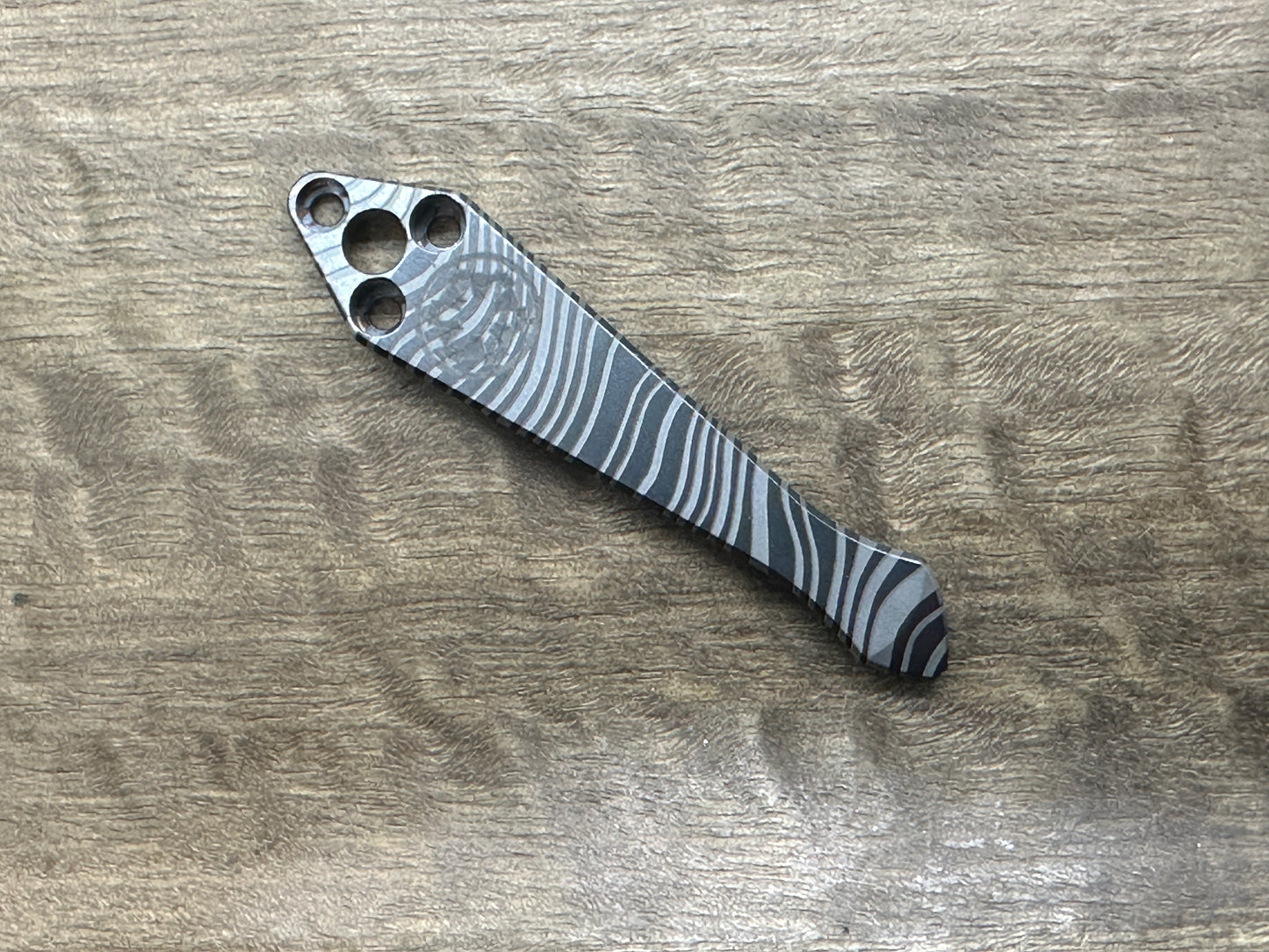 BESKAR MANDALORIAN Black engraved Spidy Titanium CLIP for Shaman Spyderco