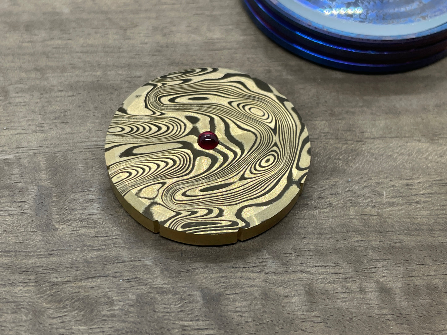 Dama FISH pattern engraved Brass Spinning Worry Coin Spinning Top