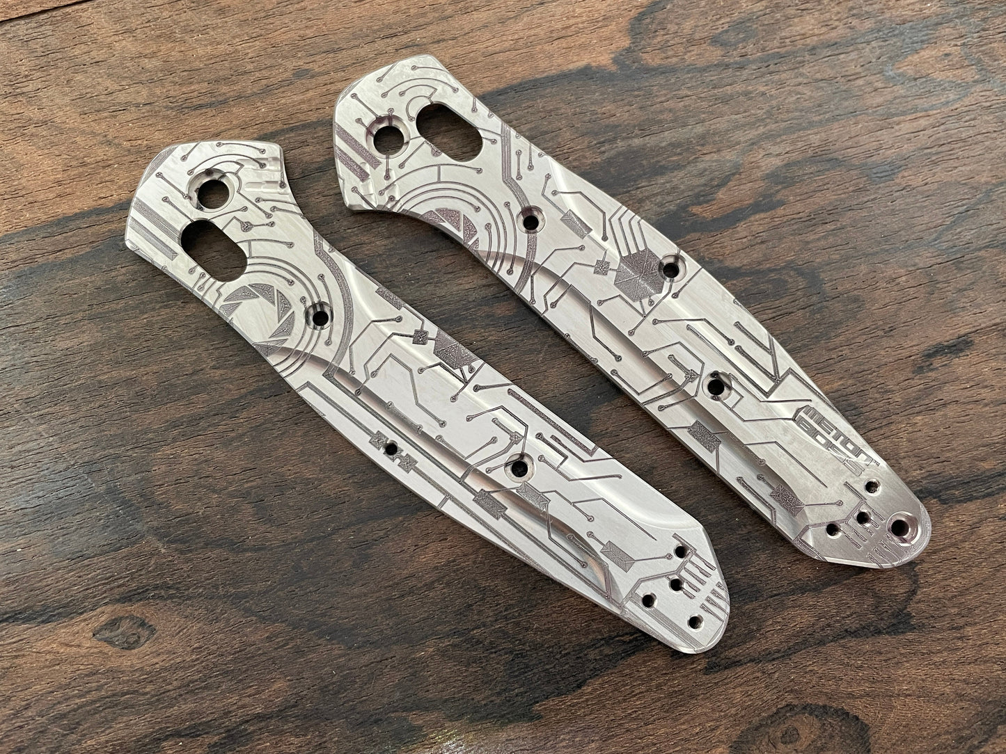 CIRCUIT BOARD engraved Titanium Scales for Benchmade 940 Osborne