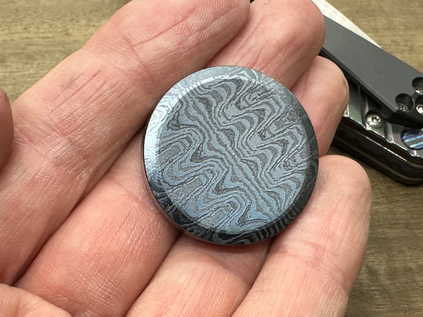 4 sizes Black RIPPLE engraved Titanium Worry Coin