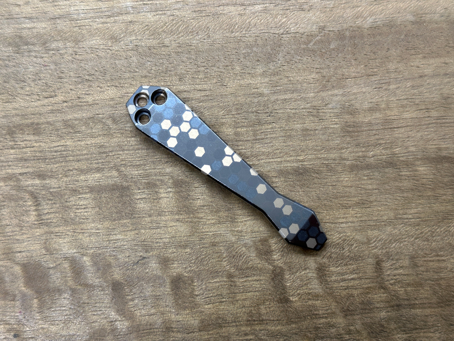 Black-Silver HONEYCOMB engraved Dmd Titanium CLIP for most Spyderco models