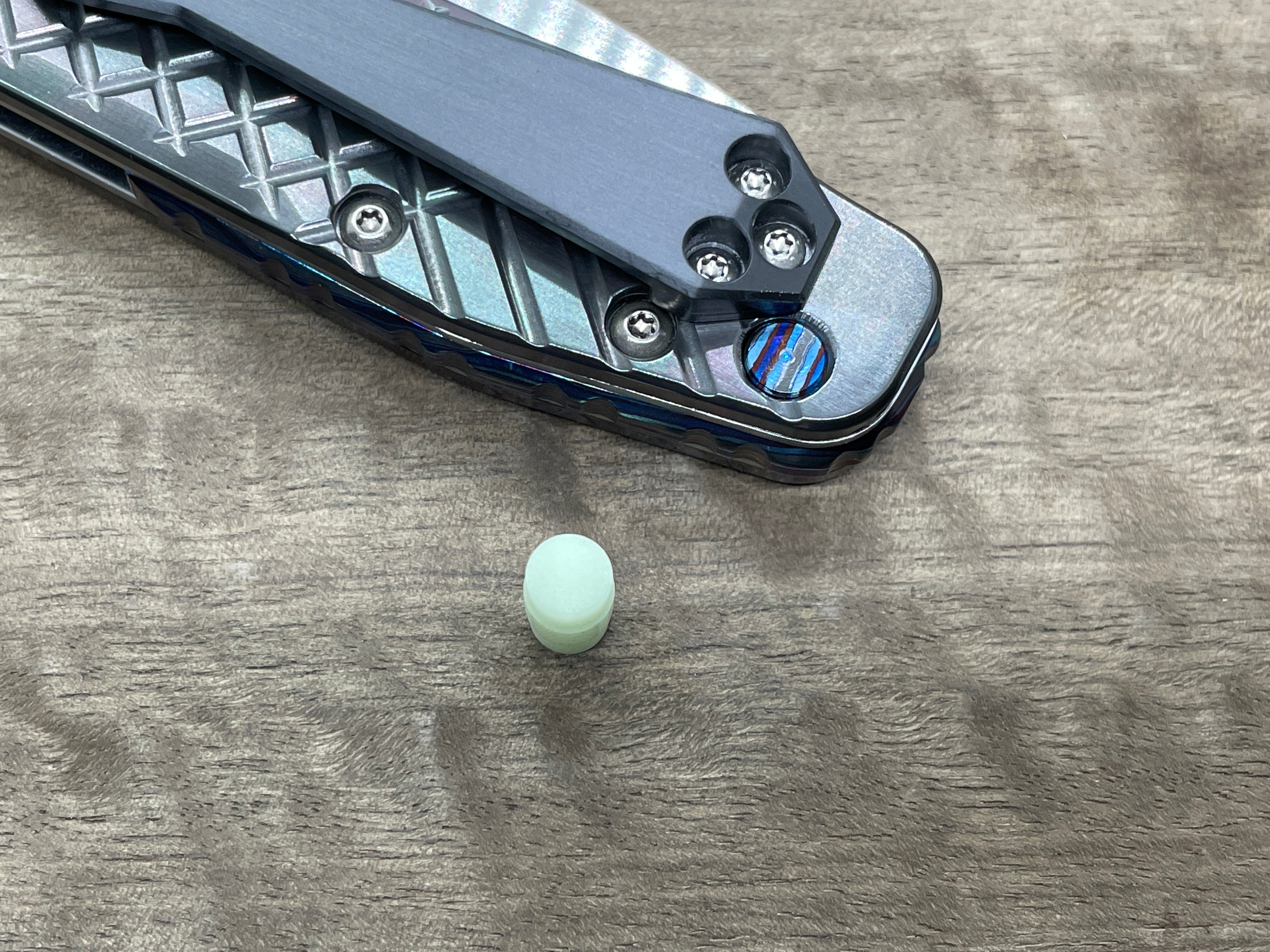 TurboGlow lanyard hole stopper for Spyderco SMOCK