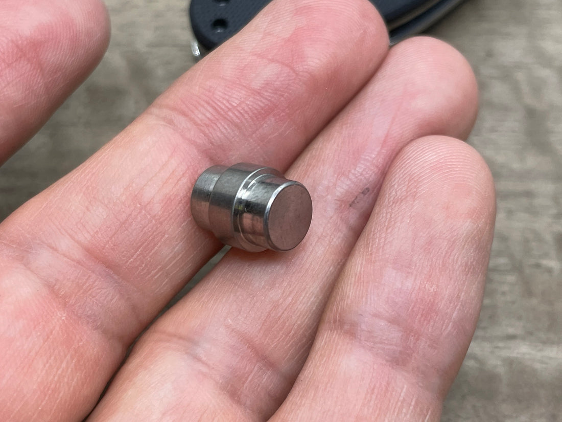 Titanium Lanyard Hole Plug<br>Spyderco Manix 2