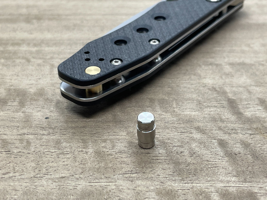 Titanium Lanyard Hole Plug<br>Spyderco Smock