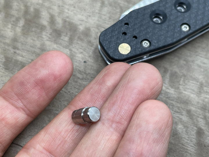 Titanium Lanyard Hole Plug<br>Spyderco Smock