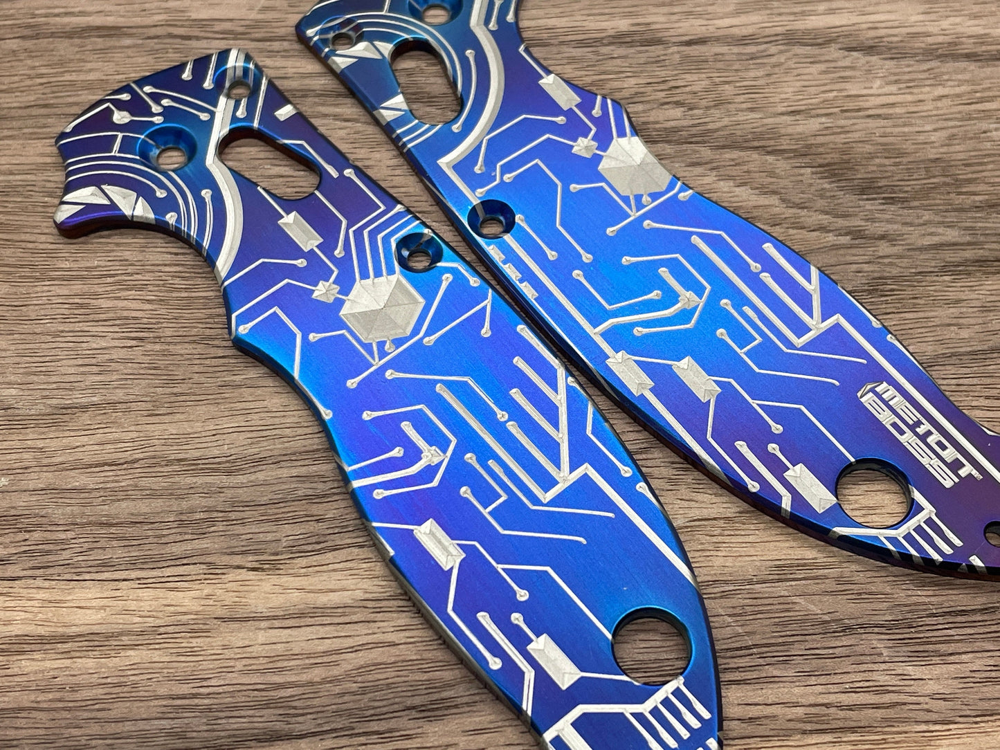 Flamed CIRCUIT Board engraved Titanium scales for Spyderco MANIX 2