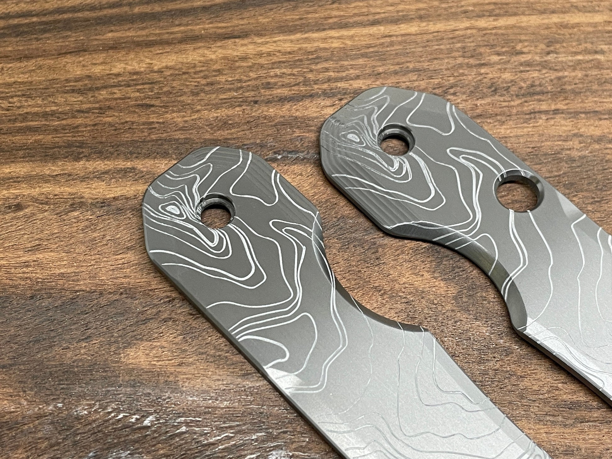 Oil Slick Zirconium Scales for Spyderco SMOCK – Metonboss