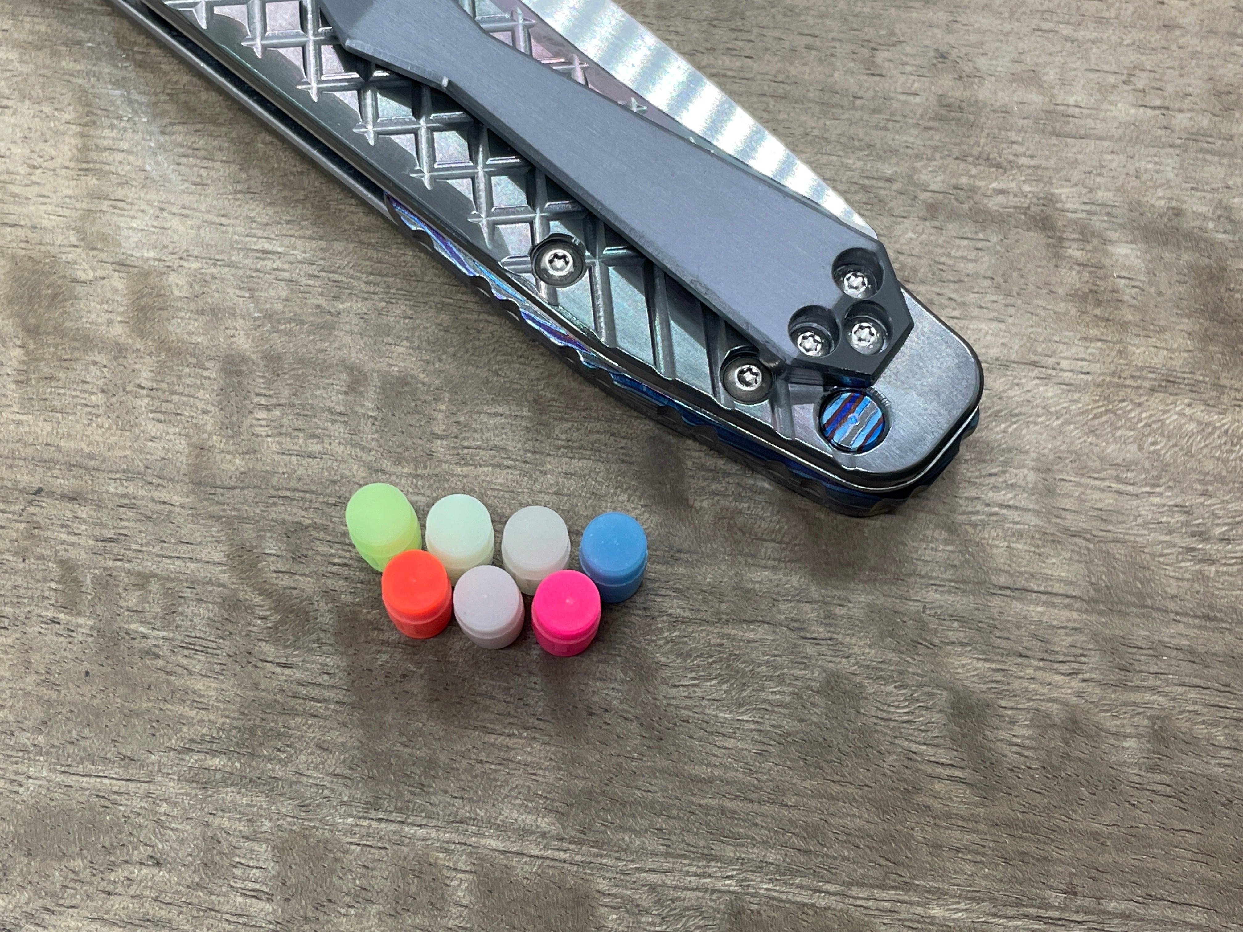 TurboGlow lanyard hole stopper for Spyderco SMOCK