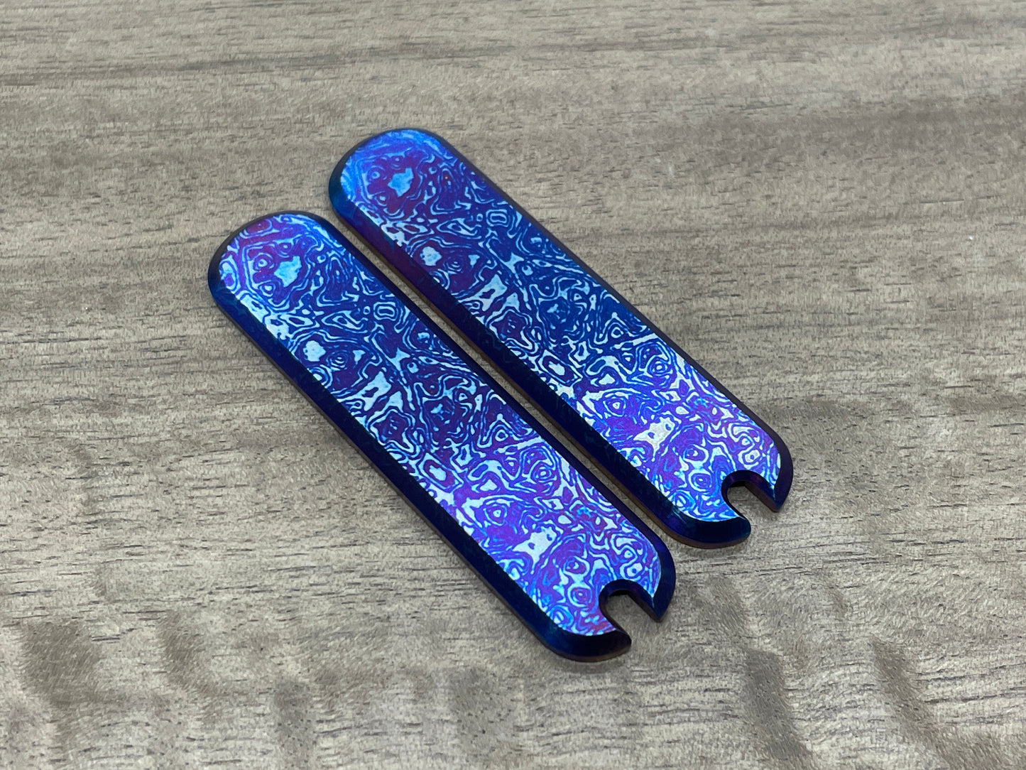 ALIEN Heat ano engraved 58mm Titanium Scales for Swiss Army SAK