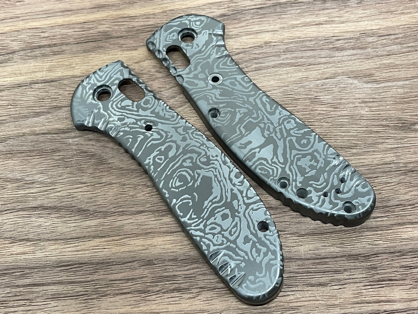 ALIEN engraved Black Zirconium Scales for Benchmade GRIPTILIAN 551 & 550