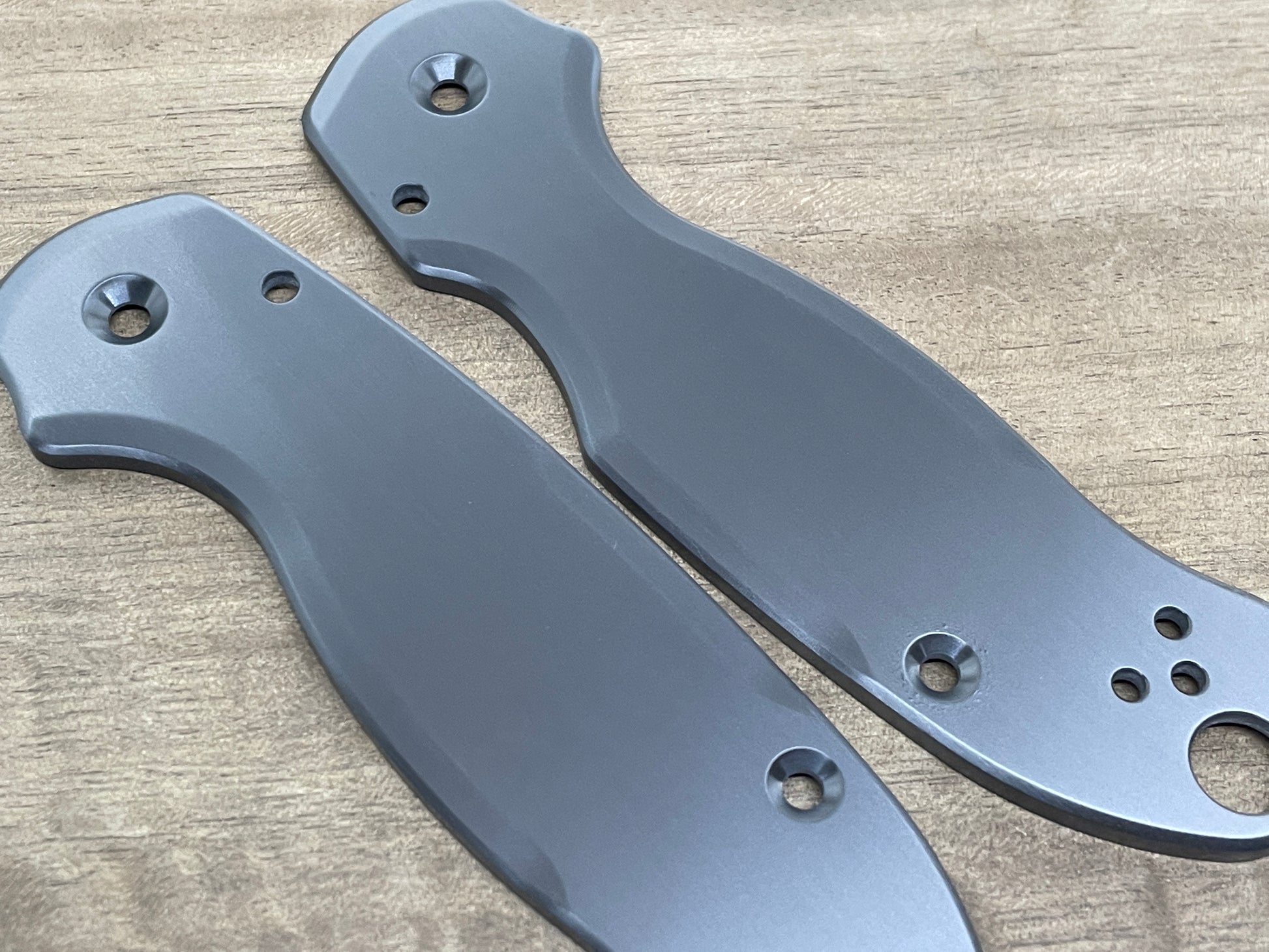 Oil Slick Zirconium Scales for Spyderco SMOCK – Metonboss