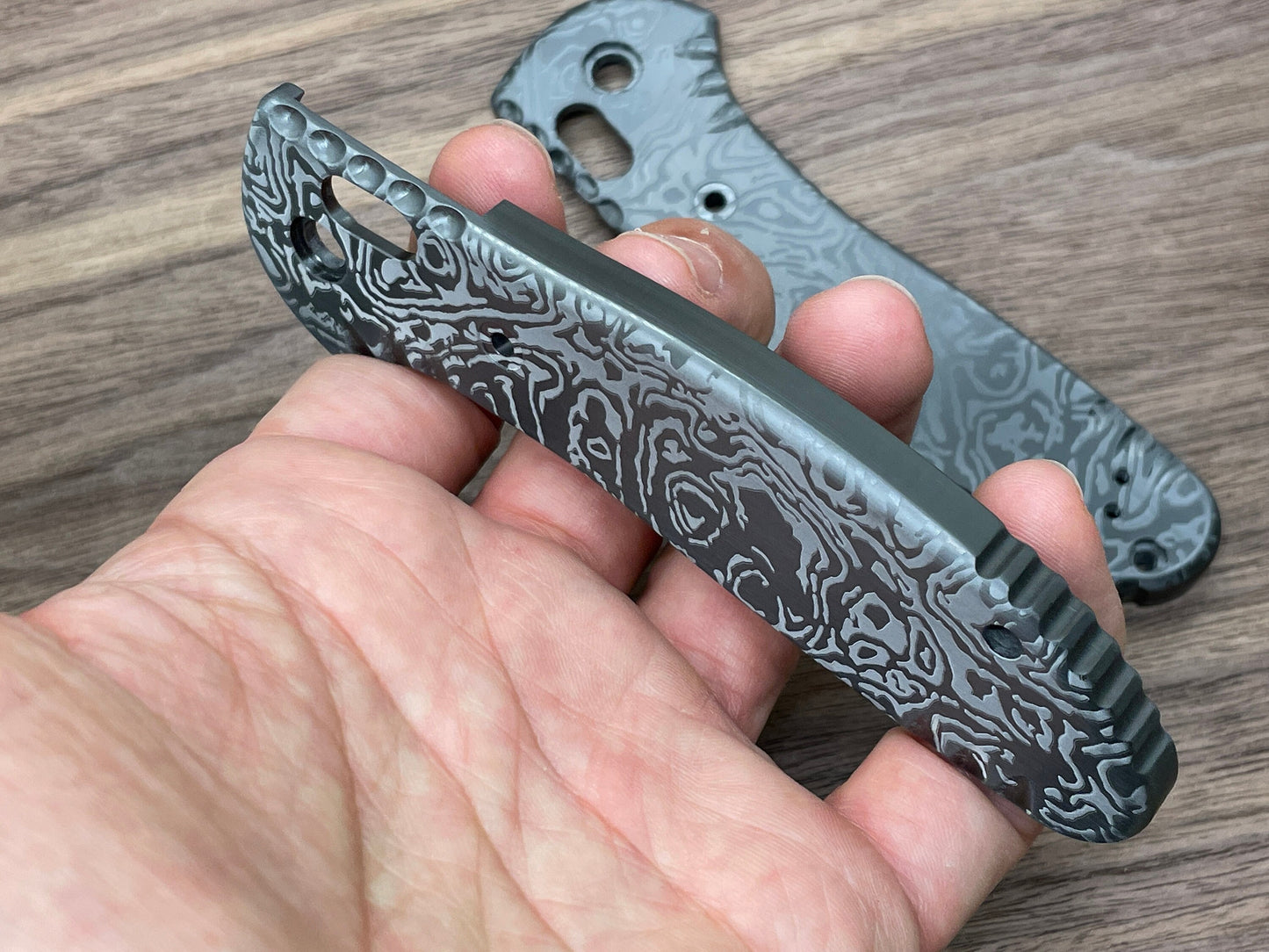 ALIEN engraved Black Zirconium Scales for Benchmade GRIPTILIAN 551 & 550