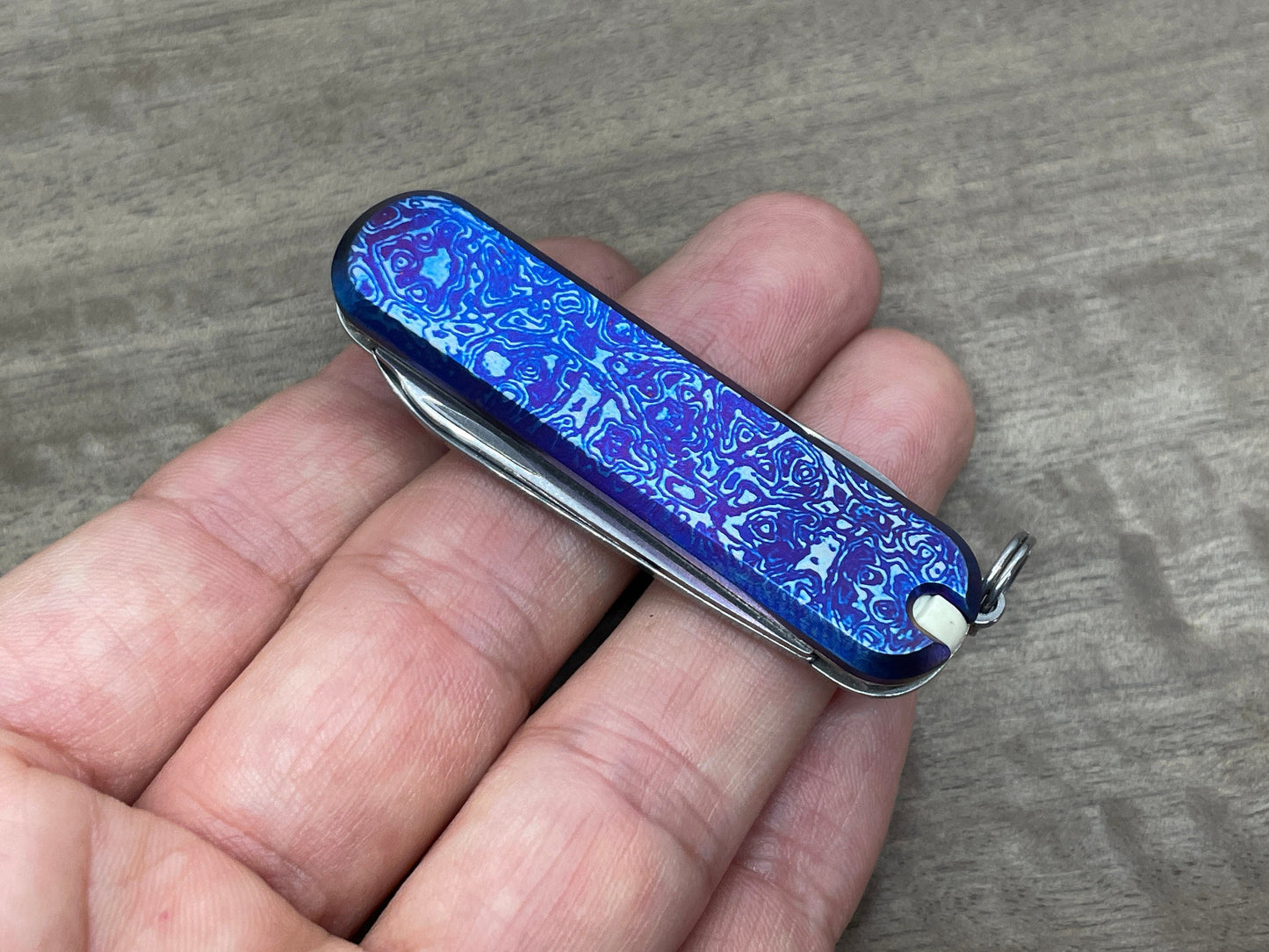 ALIEN Heat ano engraved 58mm Titanium Scales for Swiss Army SAK