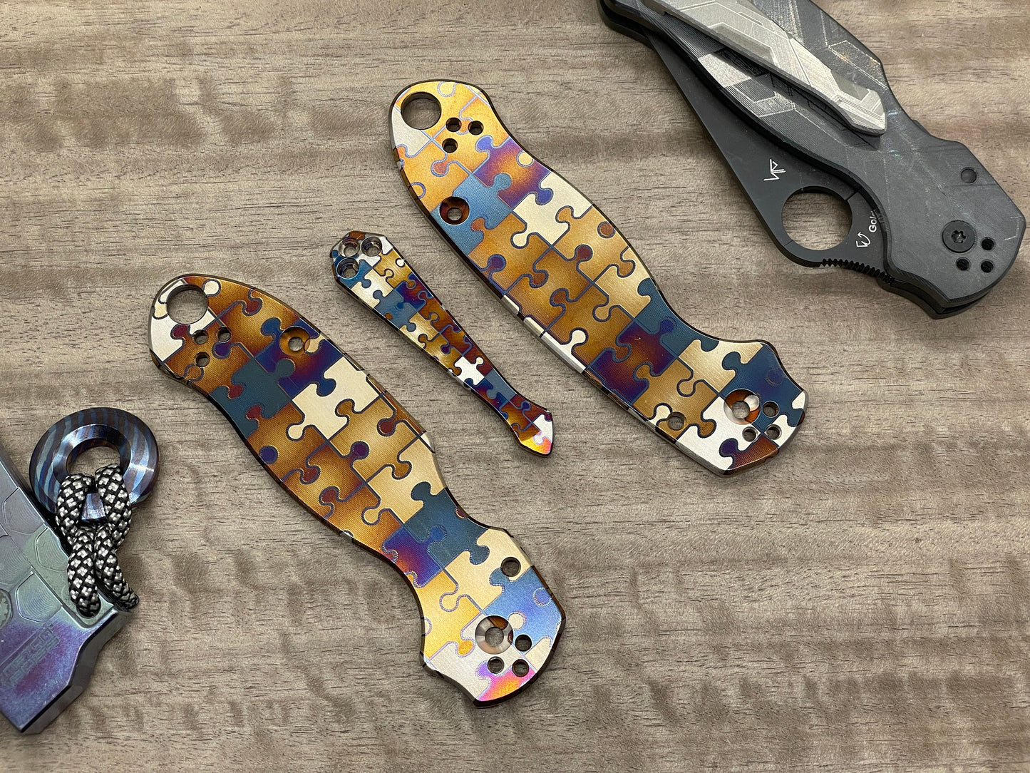 JIGSAW PUZZLES heat ano engraved Titanium Scales for Spyderco Para 3