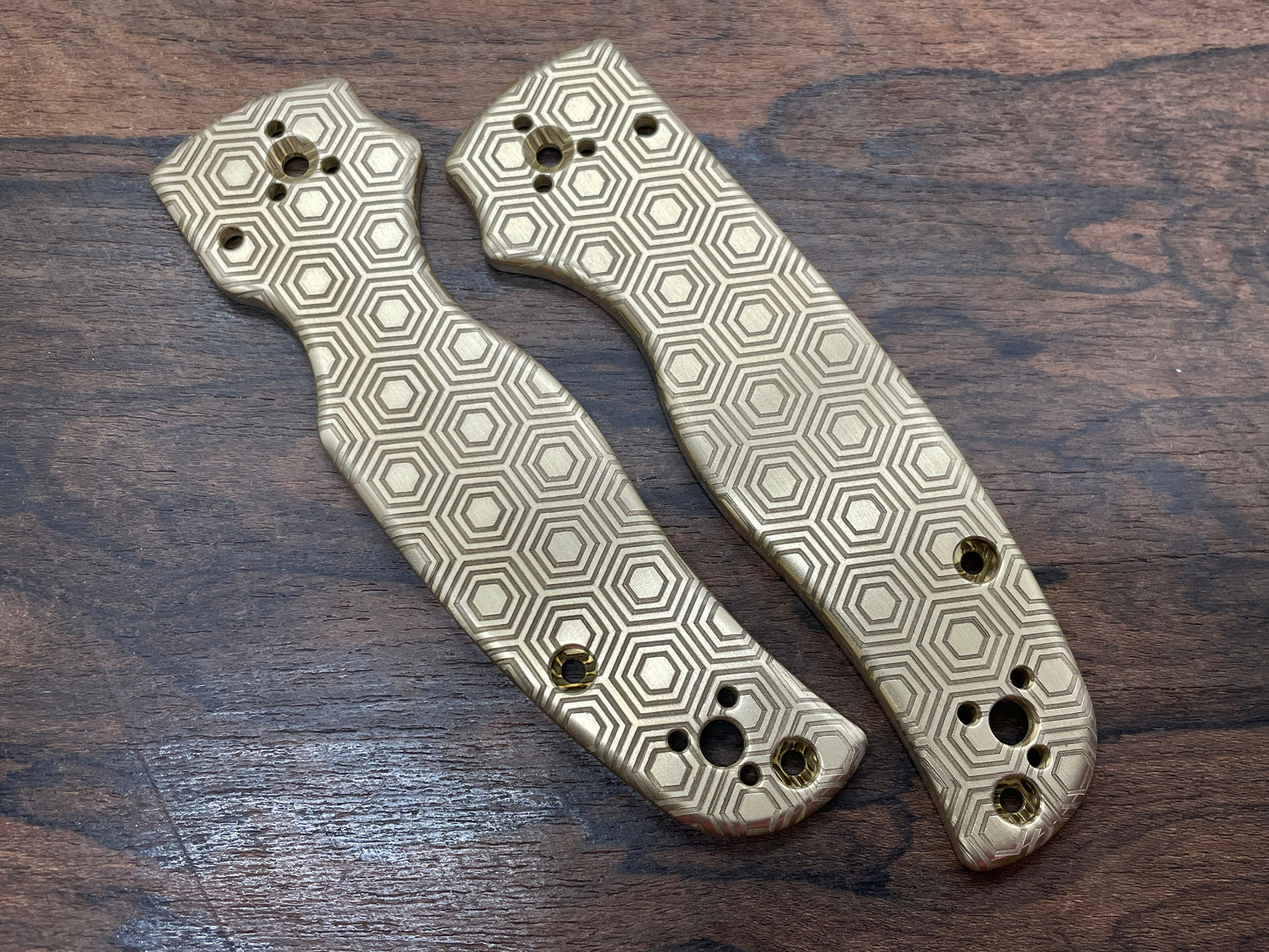 HONEYCOMB engraved Brass Scales for SHAMAN Spyderco