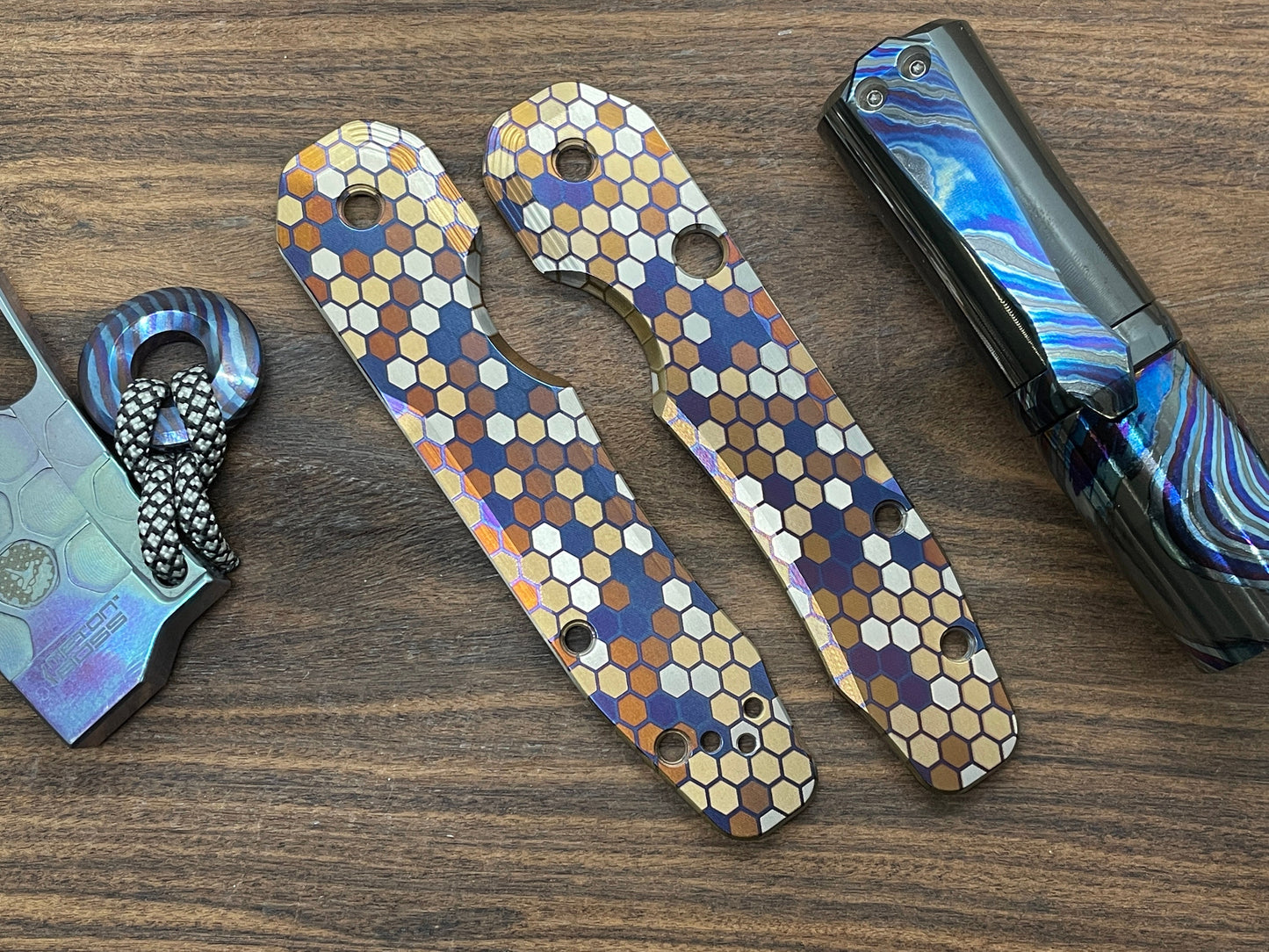 HONEYCOMB Heat ano engrv Titanium Scales for Spyderco SMOCK