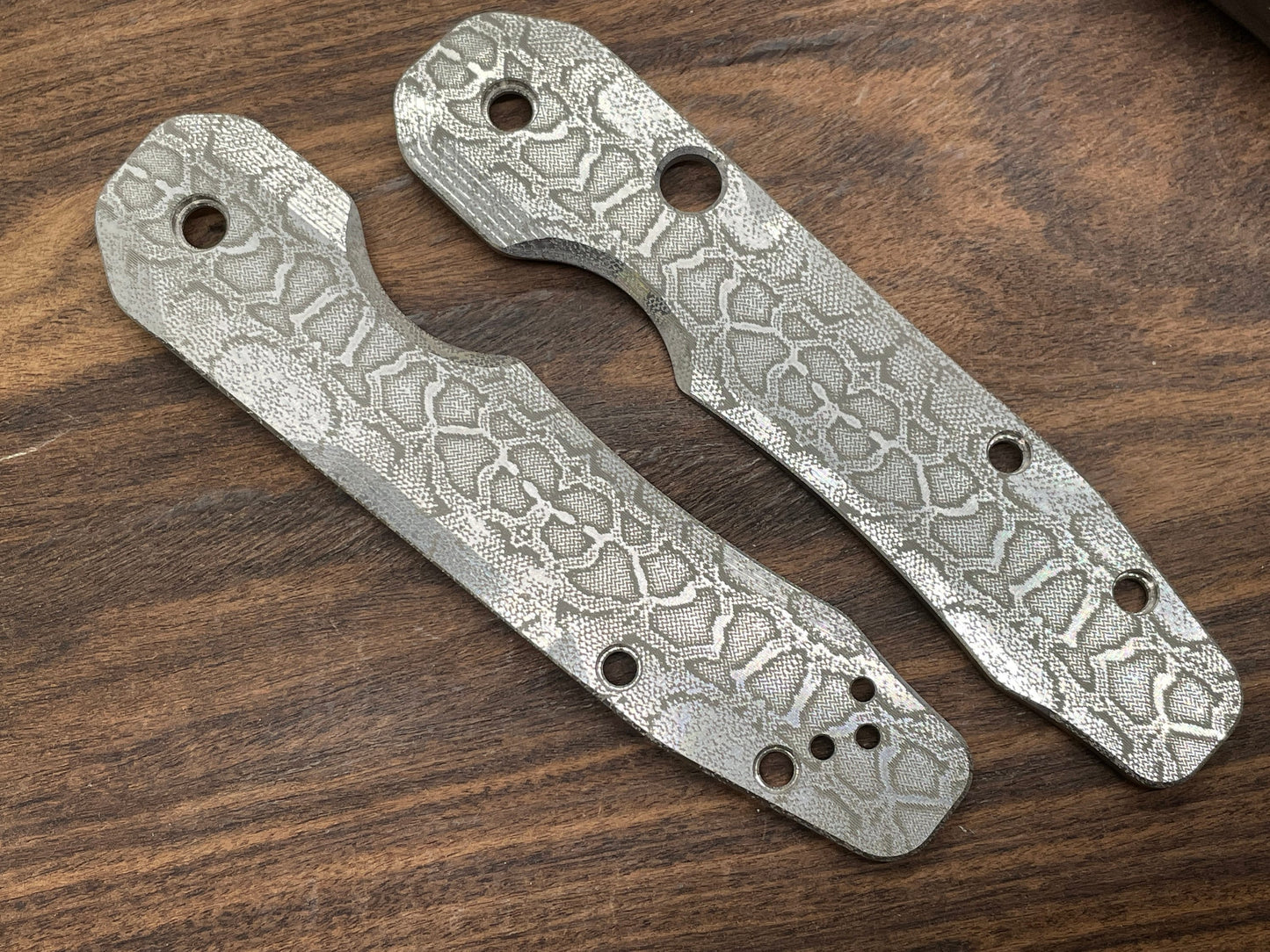 REPTILIAN Titanium Scales for Spyderco SMOCK