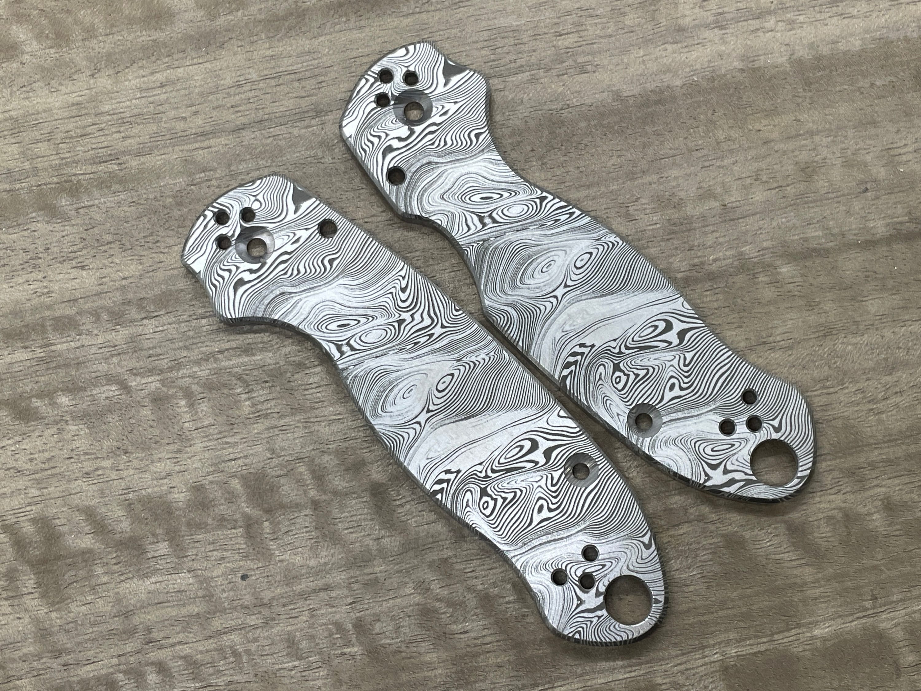 DAMASTEEL pattern engraved Titanium Scales for Spyderco PM2