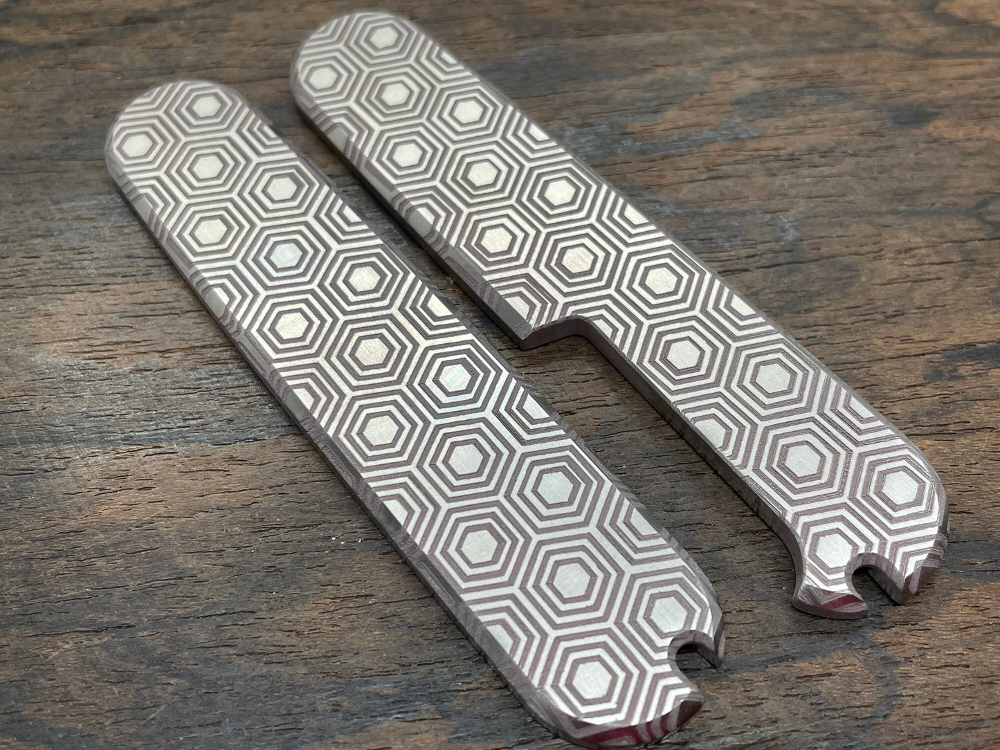 HONEYCOMB engraved 91mm Titanium Scales for Swiss Army SAK