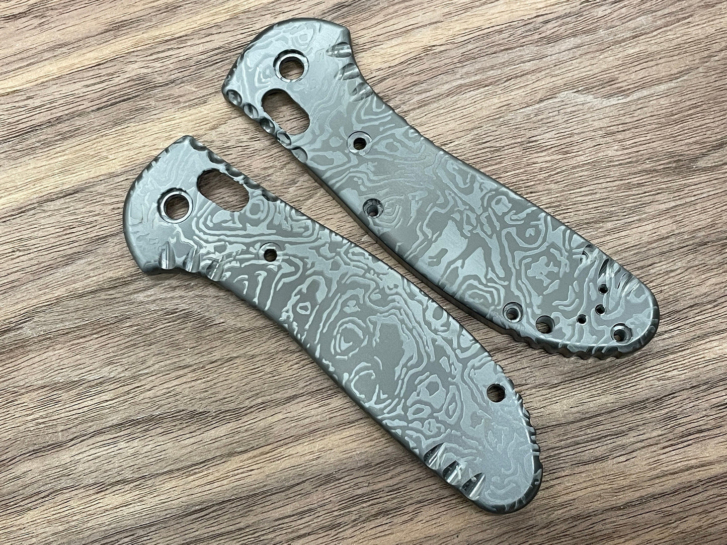 ALIEN engraved Black Zirconium Scales for Benchmade GRIPTILIAN 551 & 550