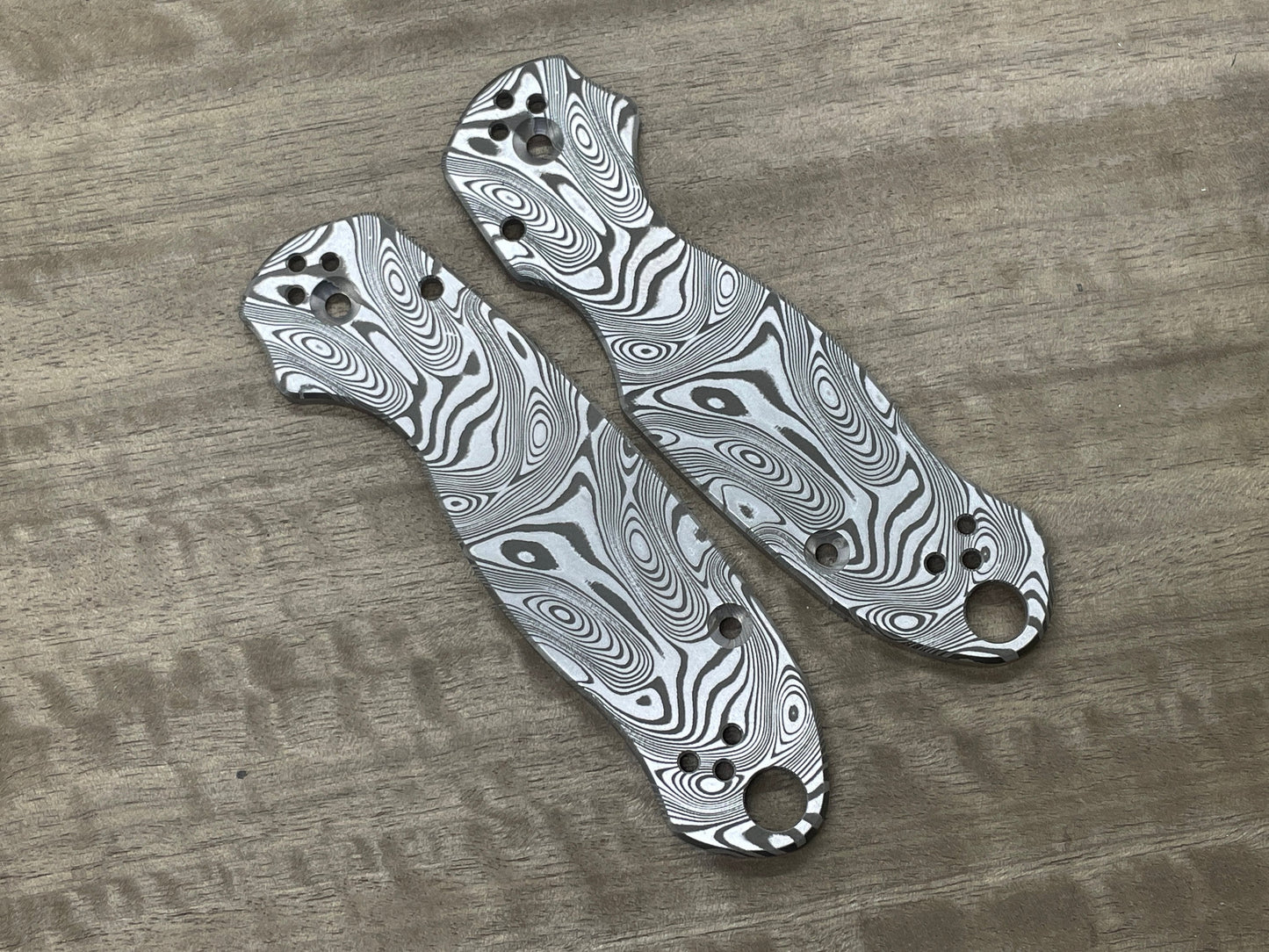 DAMASTEEL pattern engraved Titanium Scales for Spyderco Paramilitary 2 PM2