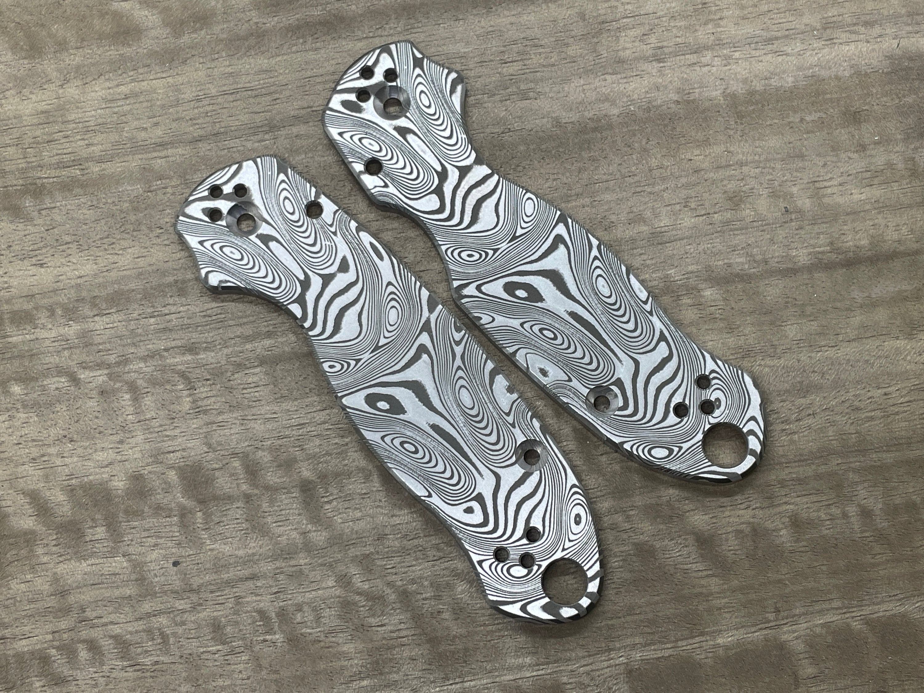 DAMASTEEL pattern engraved Titanium Scales for Spyderco PM2
