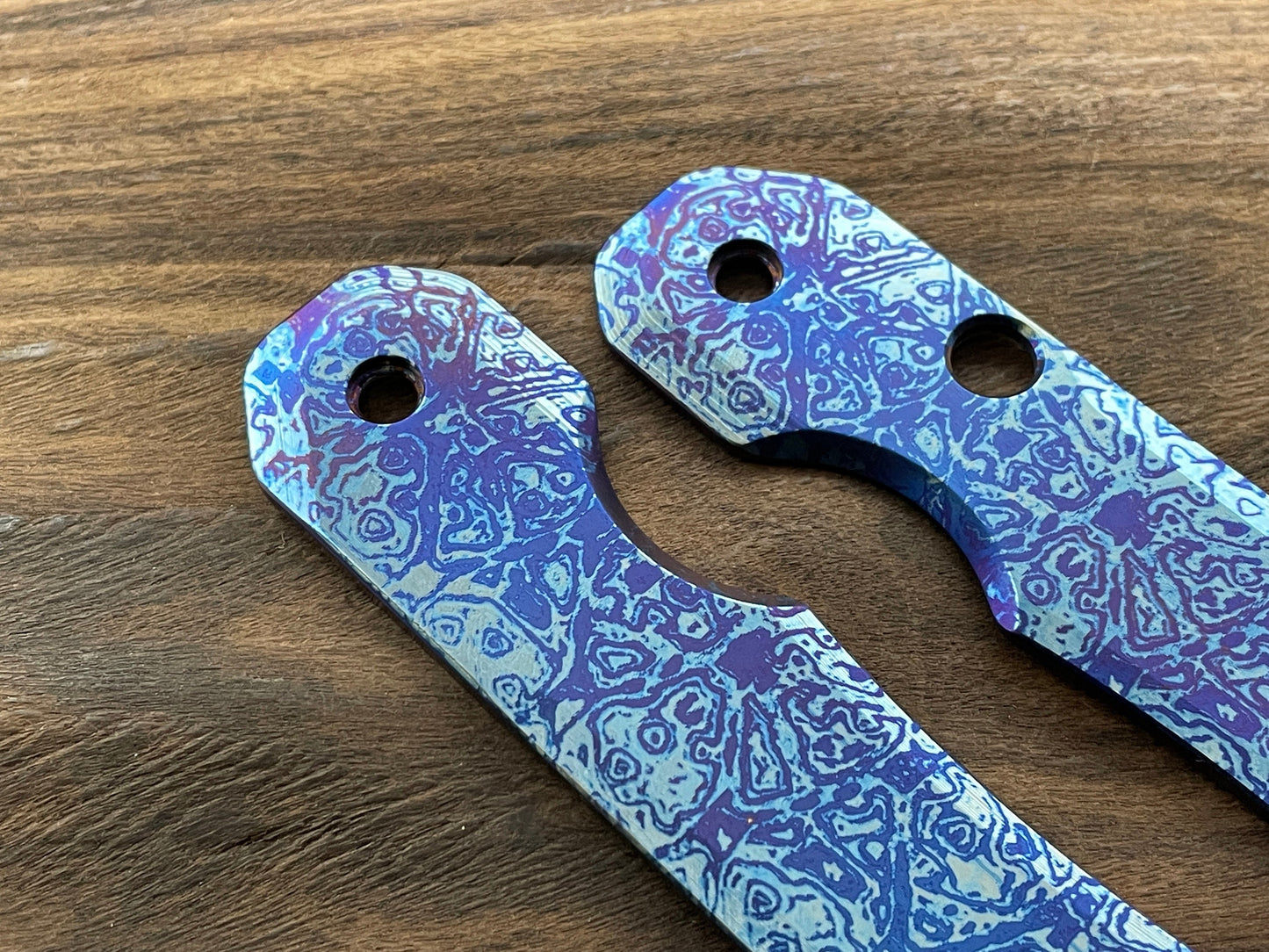 Blue ALIEN Heat ano engrv Titanium Scales for Spyderco SMOCK