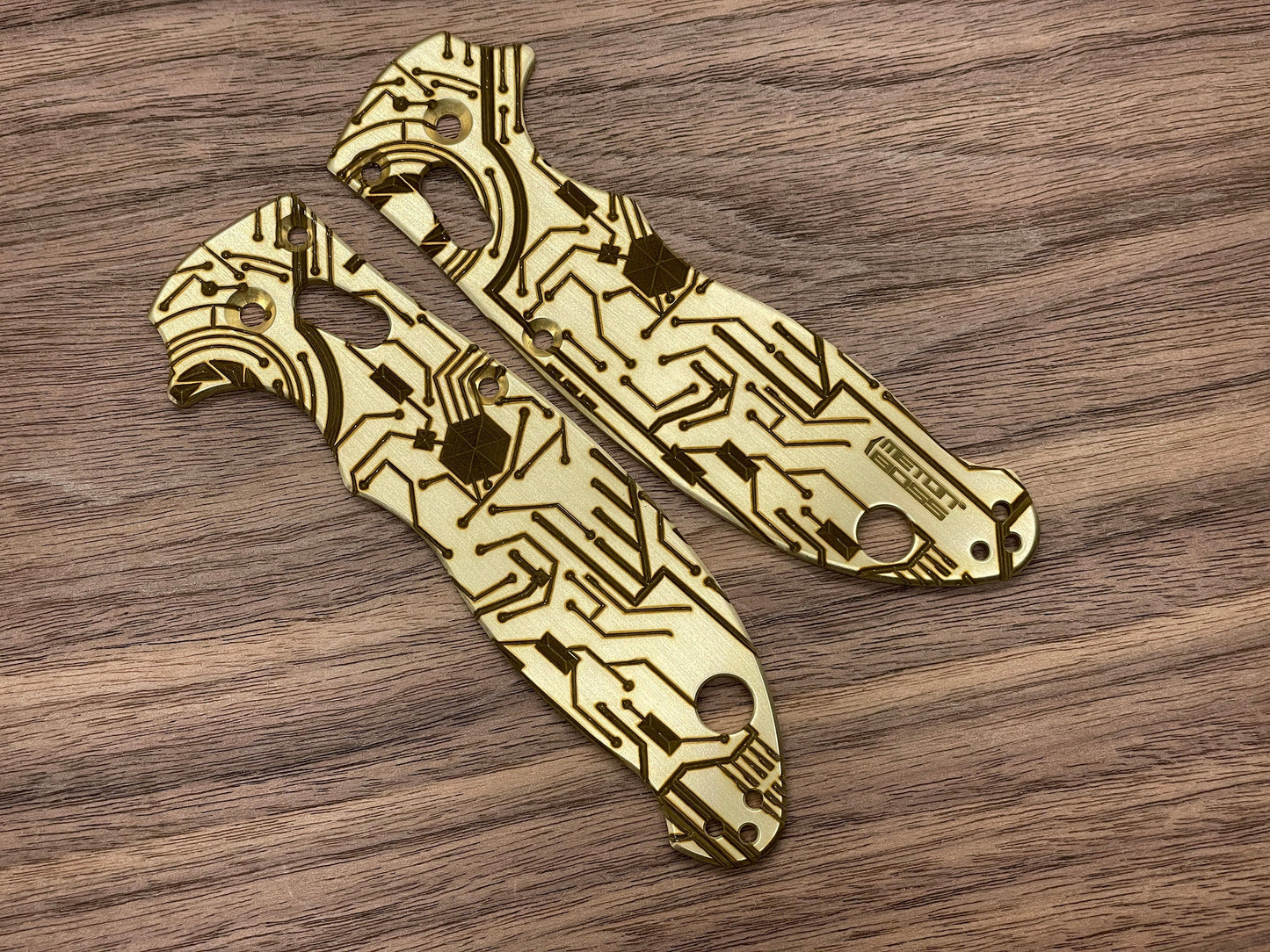 CIRCUIT Board engraved Brass scales for Spyderco MANIX 2