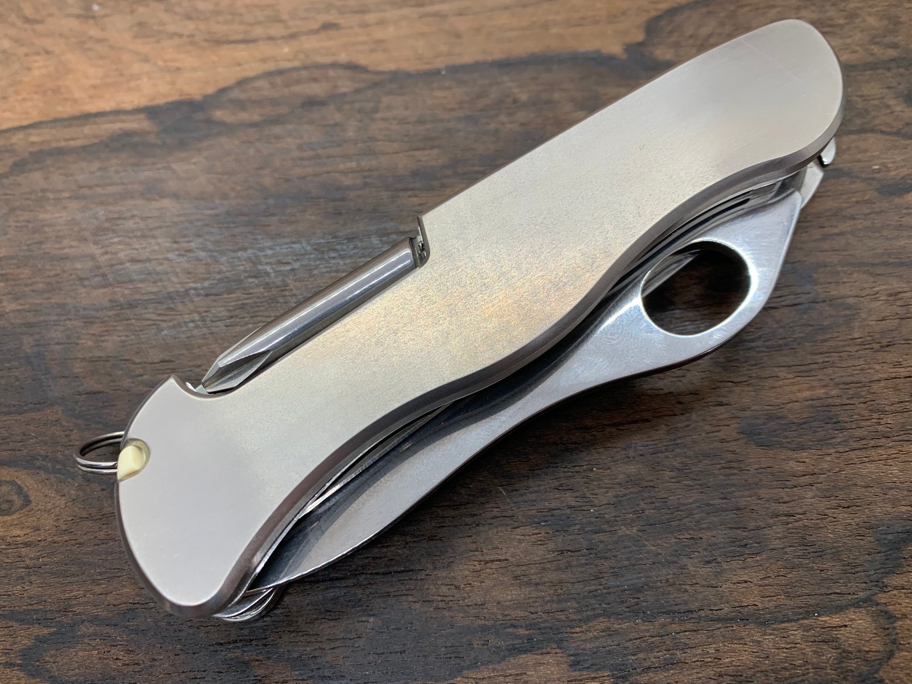 Custom scales for outlet swiss army knife