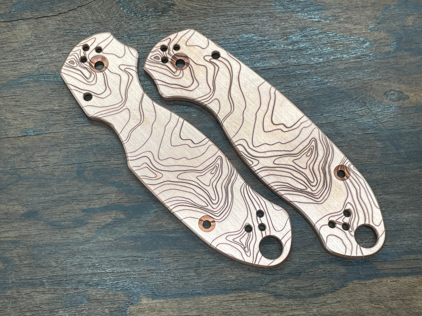 TOPO engraved Copper Scales for Spyderco Para 3