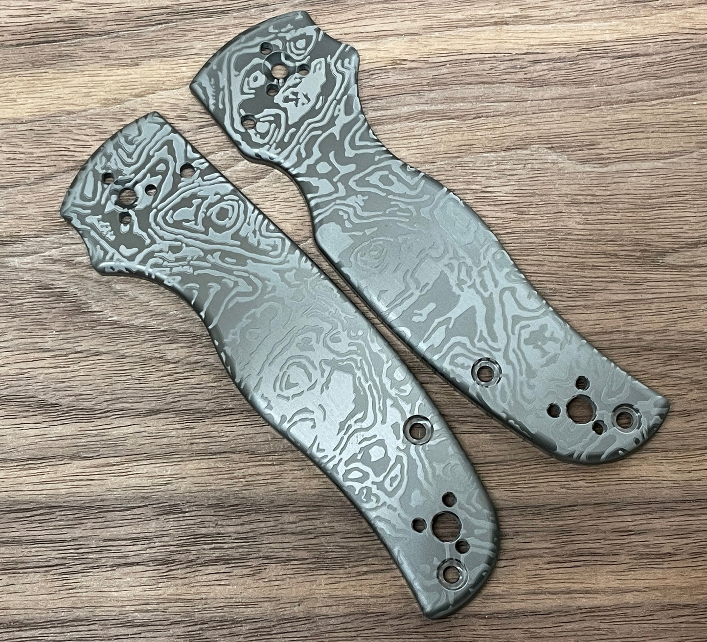 ALIEN engraved Black Zirconium Scales for SHAMAN Spyderco