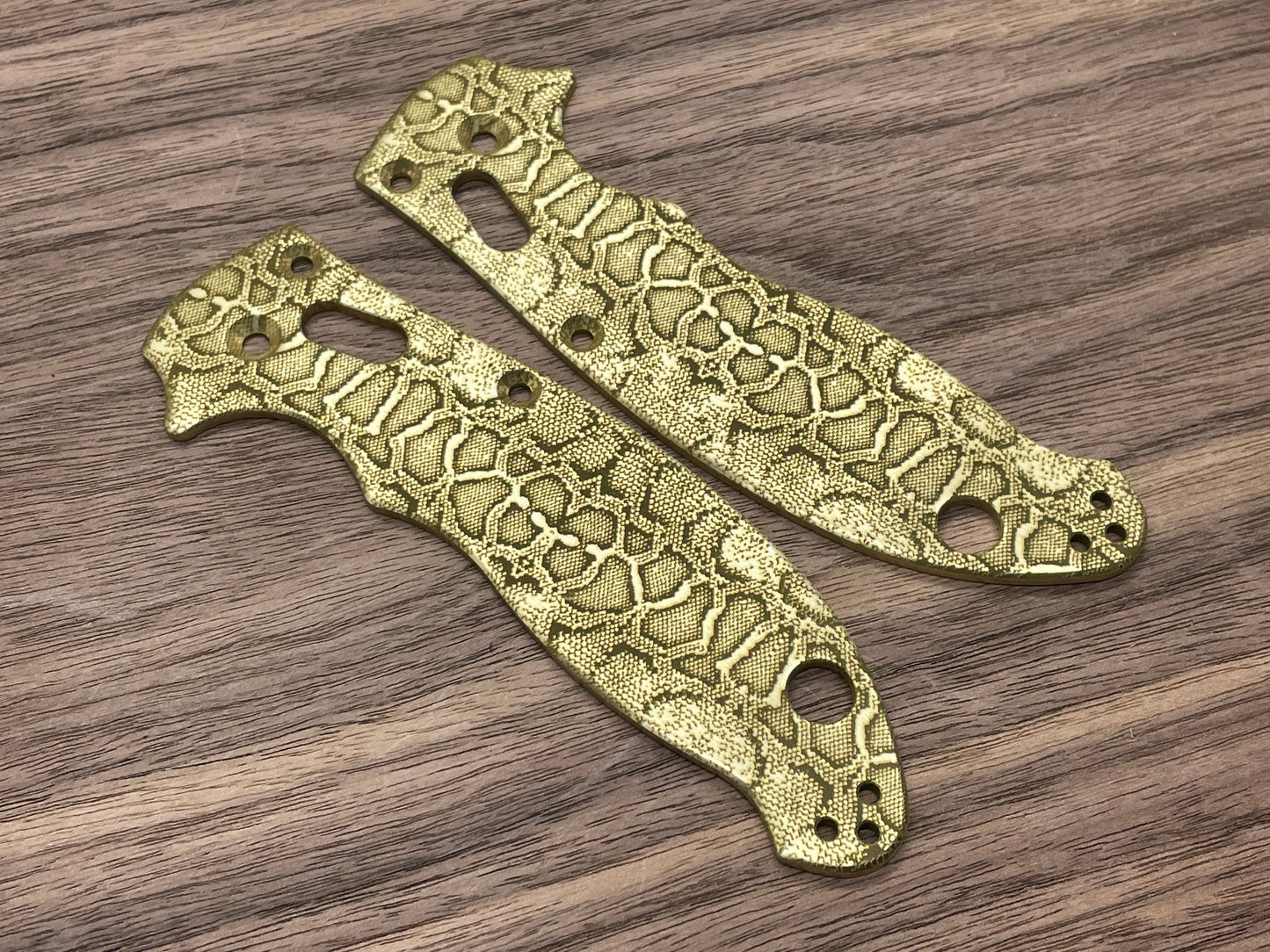 REPTILIAN engraved Brass scales for Spyderco MANIX 2